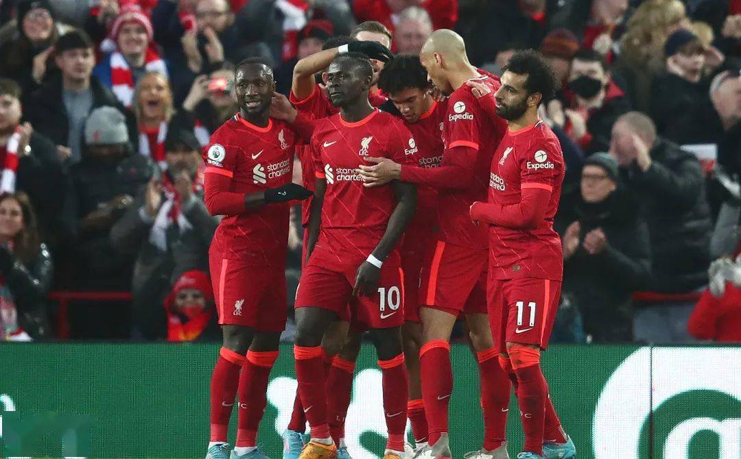 包含窗口期体能课后，西汉姆门线救险备战足总杯，信心回归，轮换策略成焦点的词条